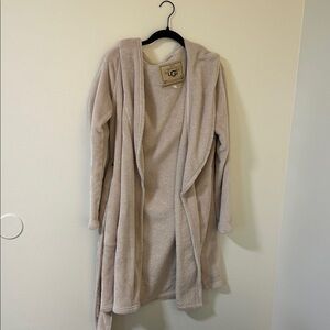 UGG Soft Cream Fleece Robe Size M